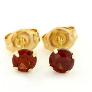 10k Yellow Gold, 4mm Garnet Stud Earrings